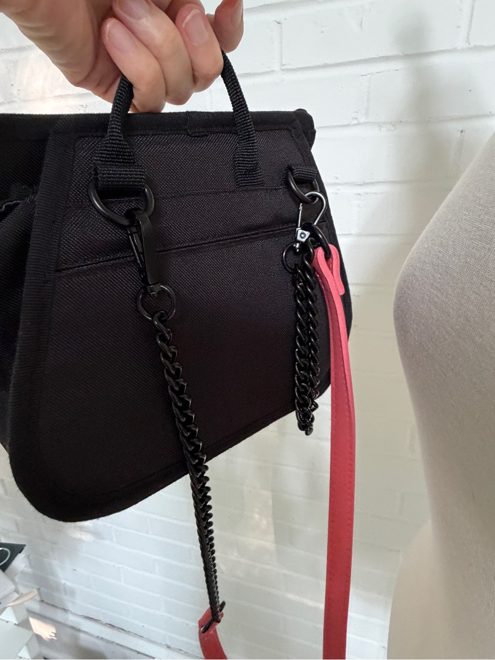 JumpFromPaper 2D Cartoon Illusion Pink Mini Shoulder Bag - Picture 4 of 4